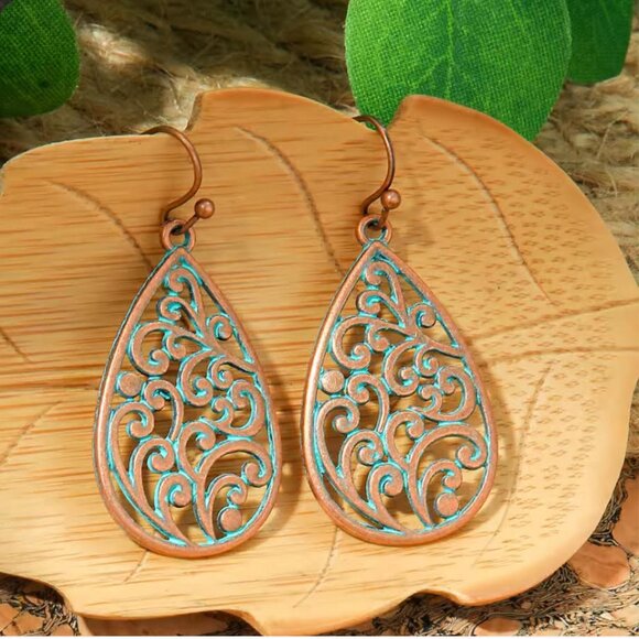 WOMENS ANTIQUE COPPER BLUE GREEN PATINA TEARDROP TEXTURED STYLE EARRINGS - Picture 1 of 3